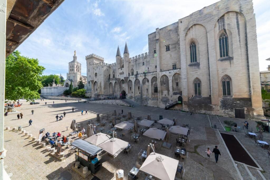 Bien D'Exception En Face Du Palais Des Papes Lägenhet Avignon Exteriör bild