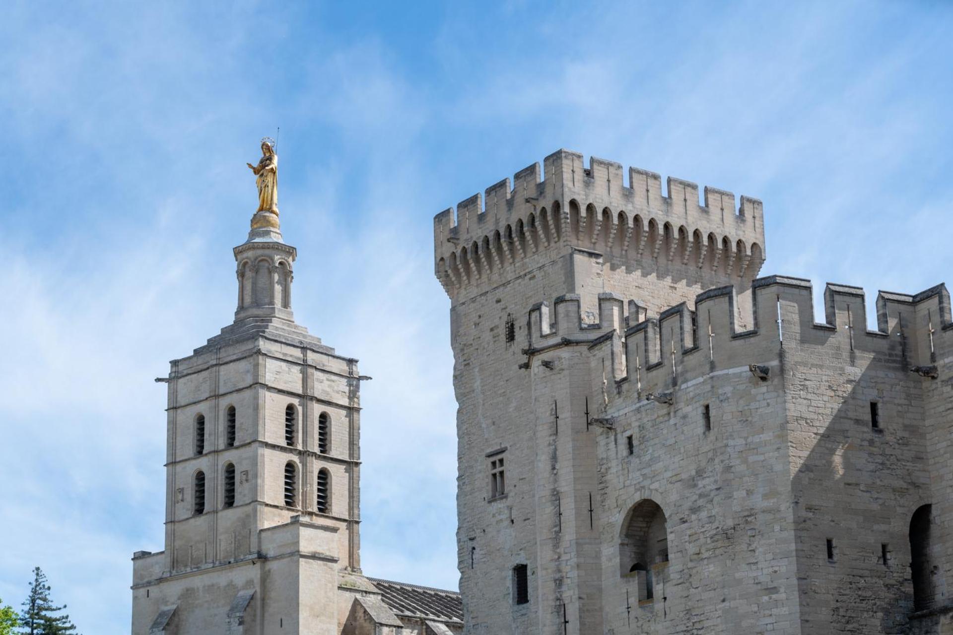 Bien D'Exception En Face Du Palais Des Papes Lägenhet Avignon Exteriör bild