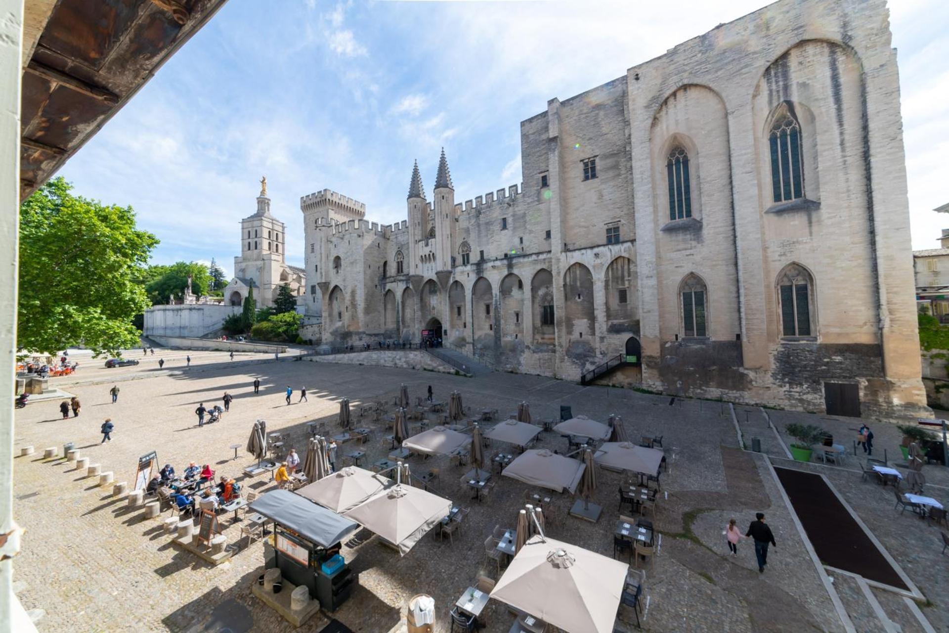 Bien D'Exception En Face Du Palais Des Papes Lägenhet Avignon Exteriör bild