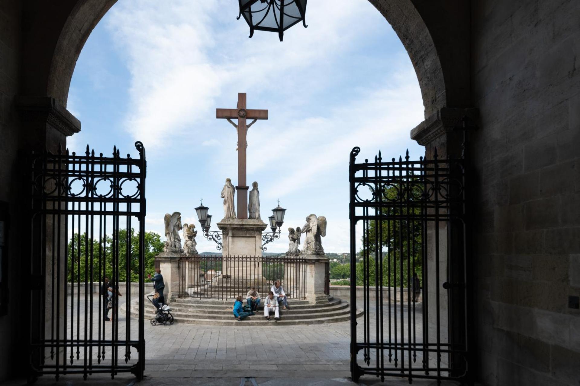 Bien D'Exception En Face Du Palais Des Papes Lägenhet Avignon Exteriör bild