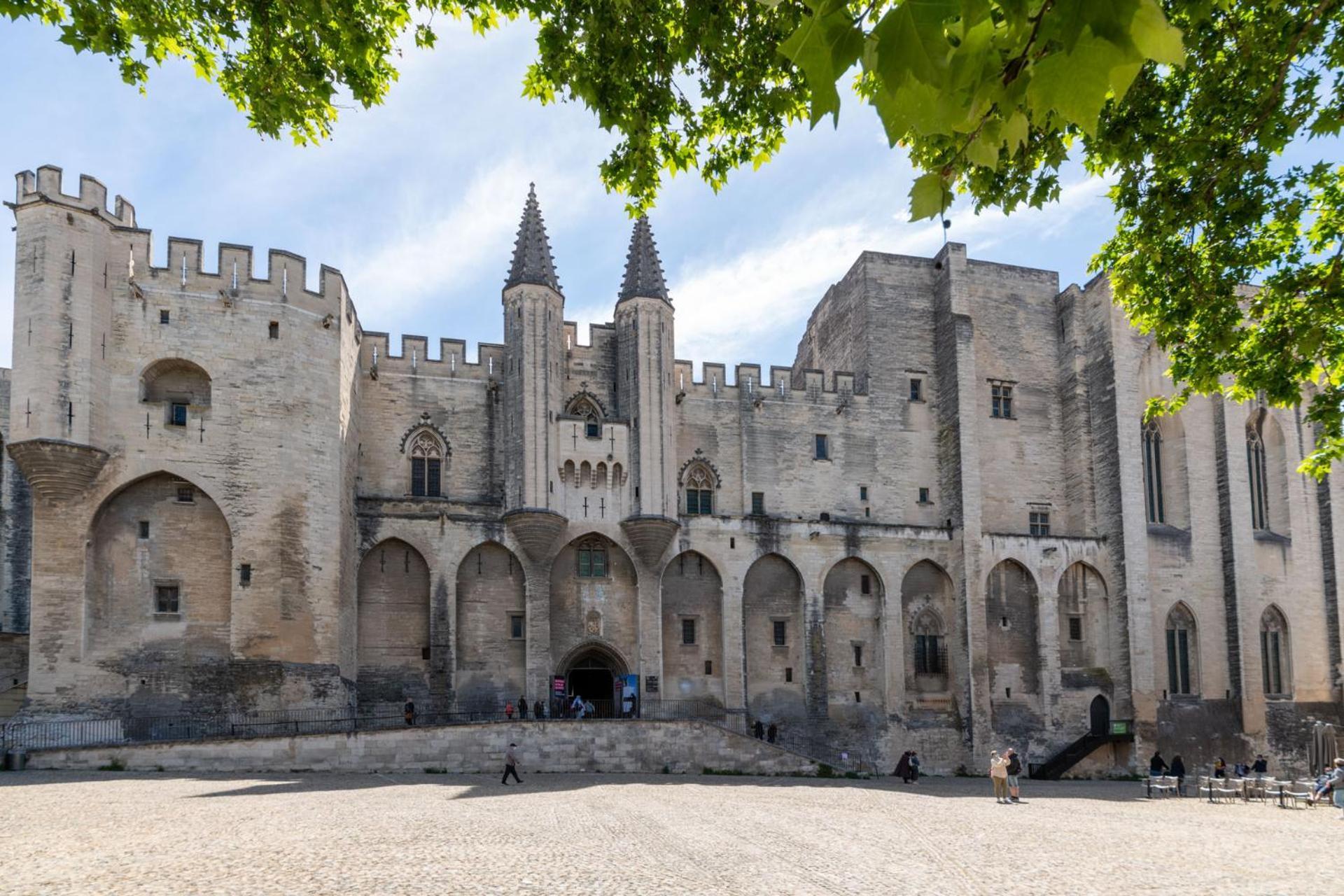 Bien D'Exception En Face Du Palais Des Papes Lägenhet Avignon Exteriör bild