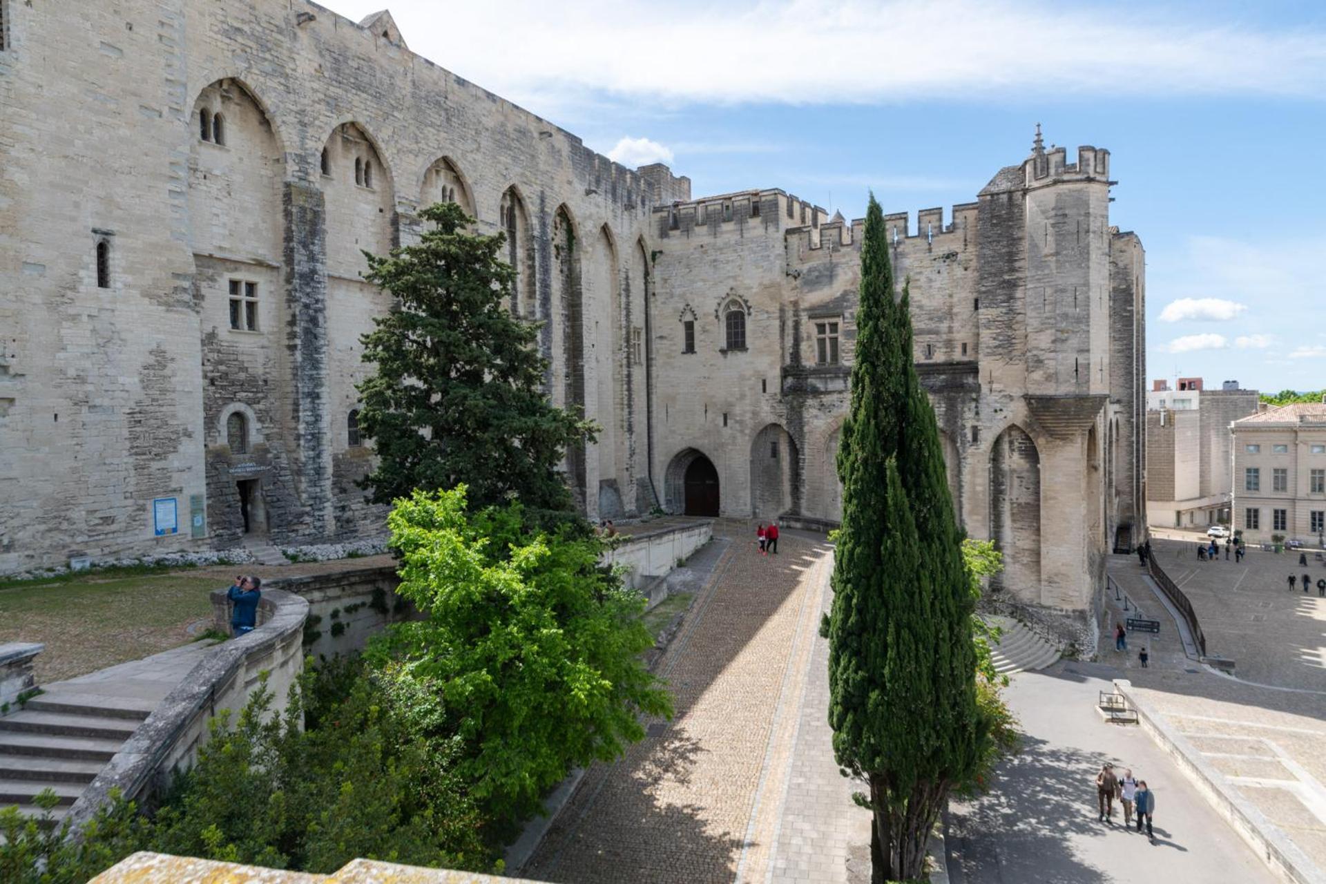 Bien D'Exception En Face Du Palais Des Papes Lägenhet Avignon Exteriör bild
