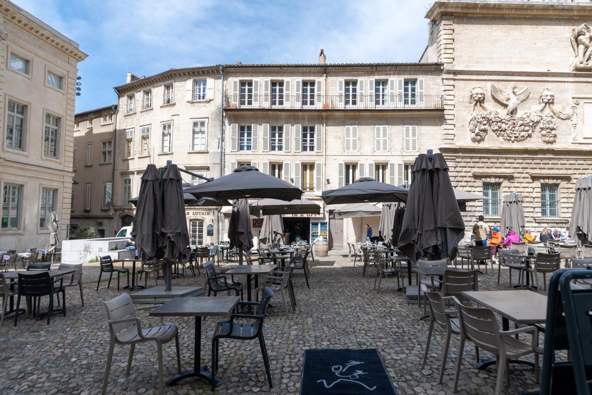 Bien D'Exception En Face Du Palais Des Papes Lägenhet Avignon Exteriör bild