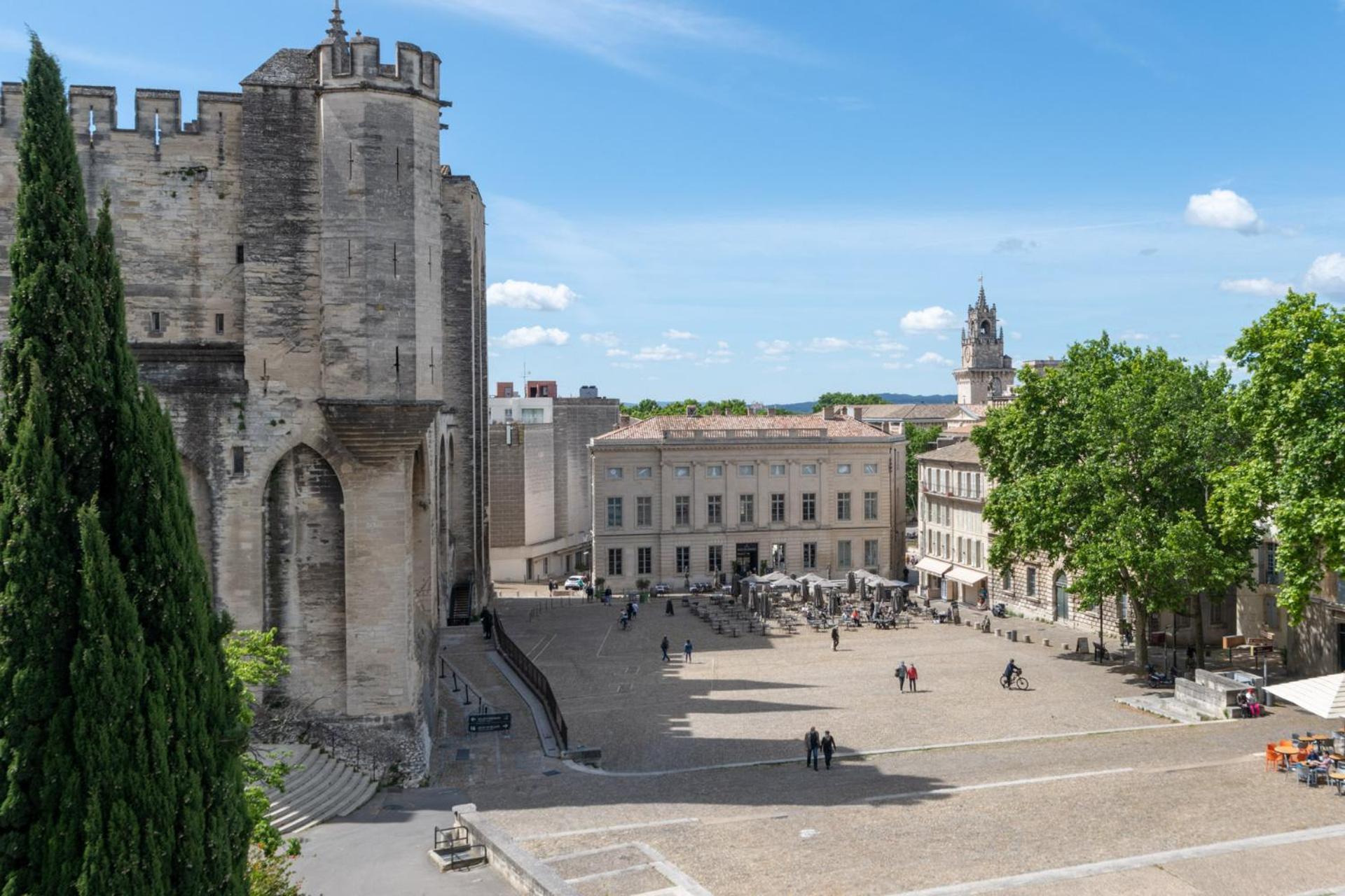 Bien D'Exception En Face Du Palais Des Papes Lägenhet Avignon Exteriör bild